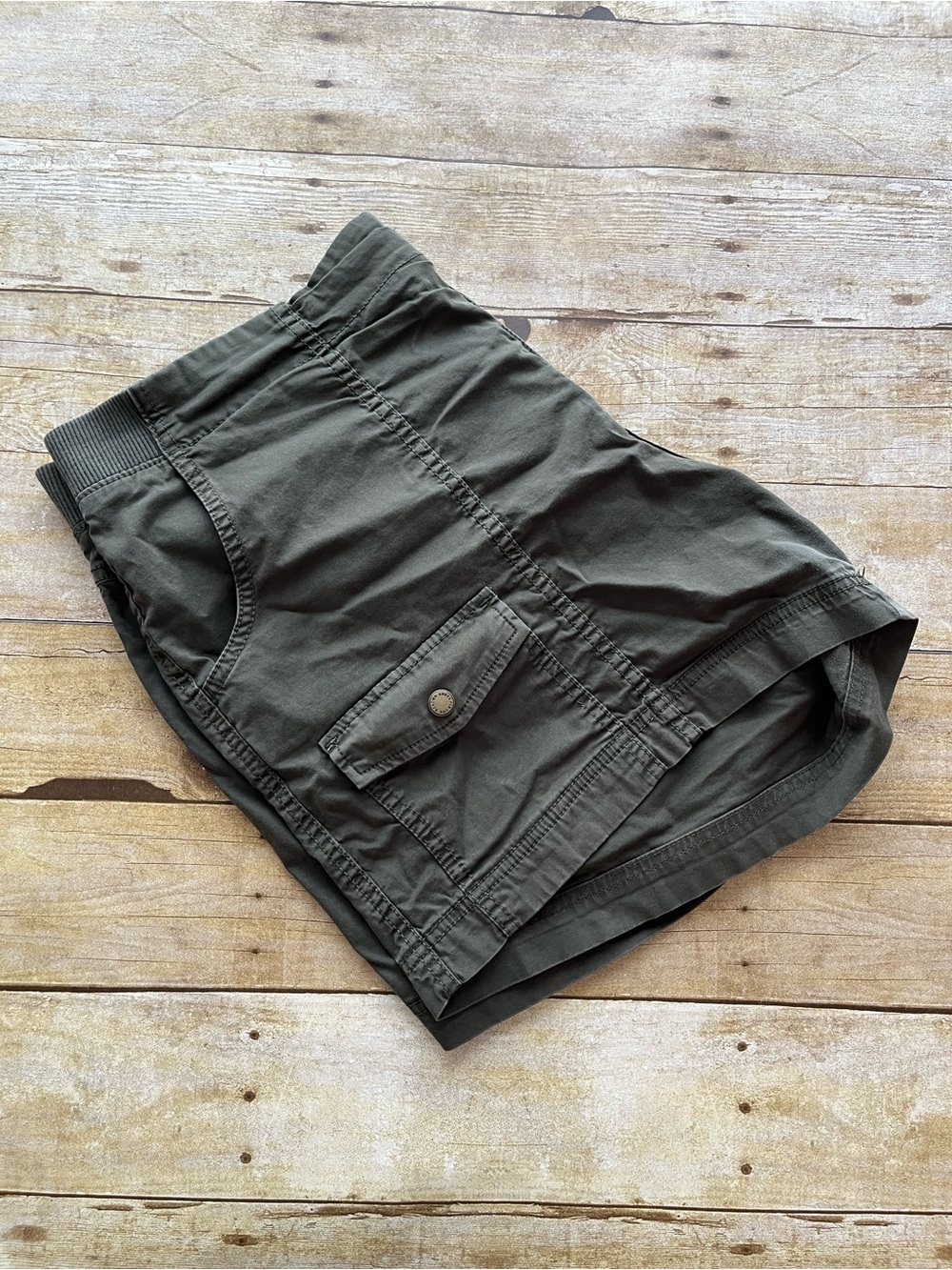 Sonoma Women's Dark Green Olive Cargo Shorts EUC Plus Size 16W